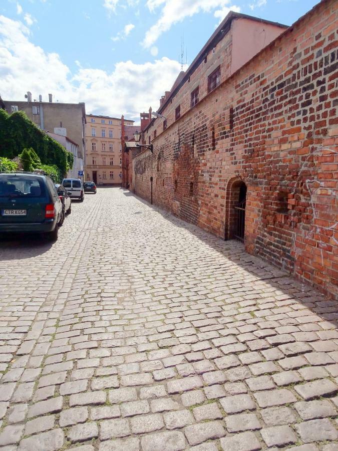 Mur 4 - Apartament Z Patio Торунь Екстер'єр фото