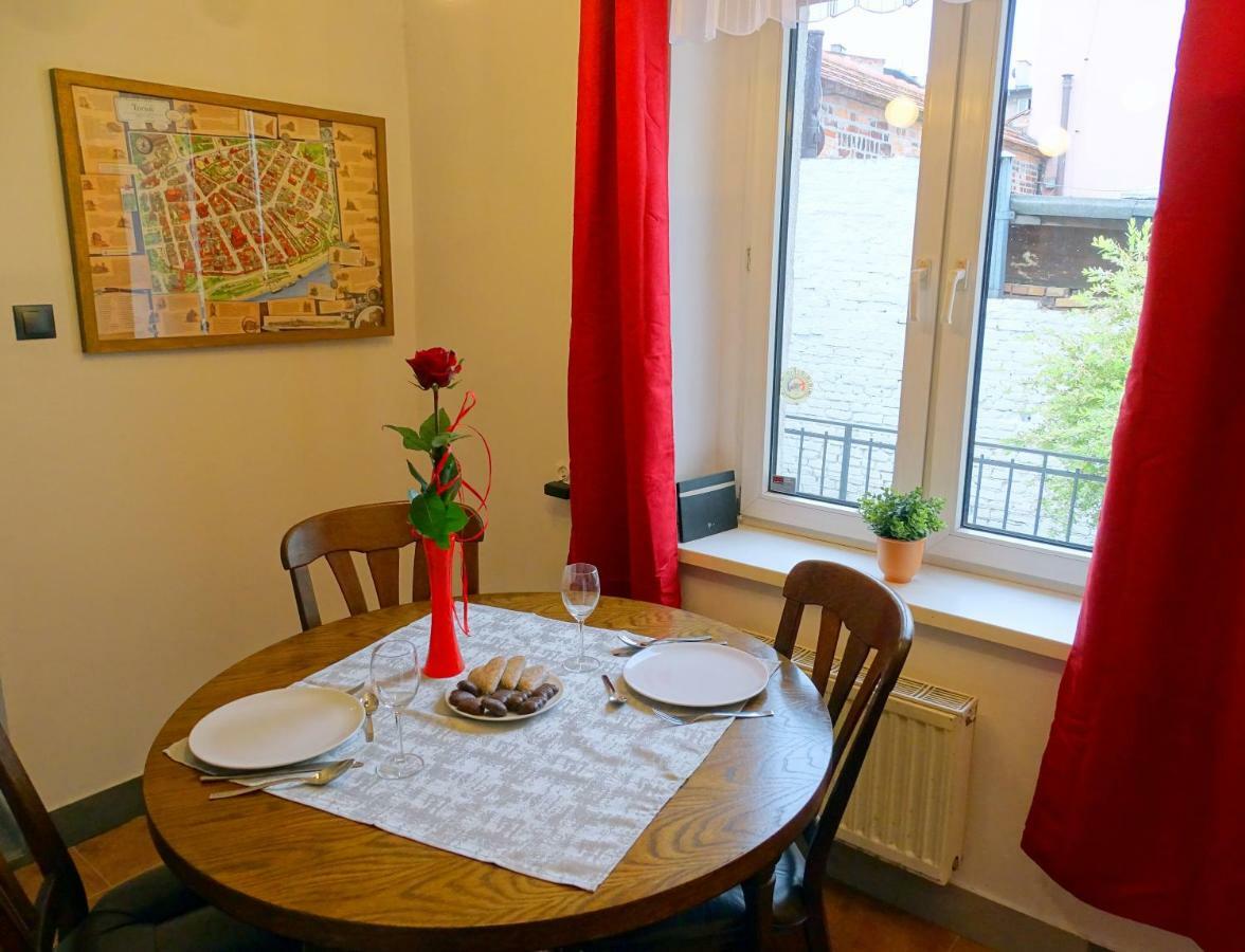 Mur 4 - Apartament Z Patio Торунь Екстер'єр фото